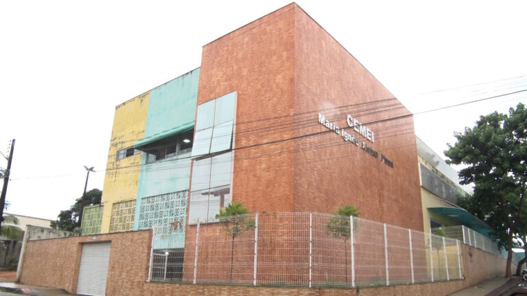 CRIANCA TEM PONTA DE DEDO DECEPADA CRECHE MUNICIPAL