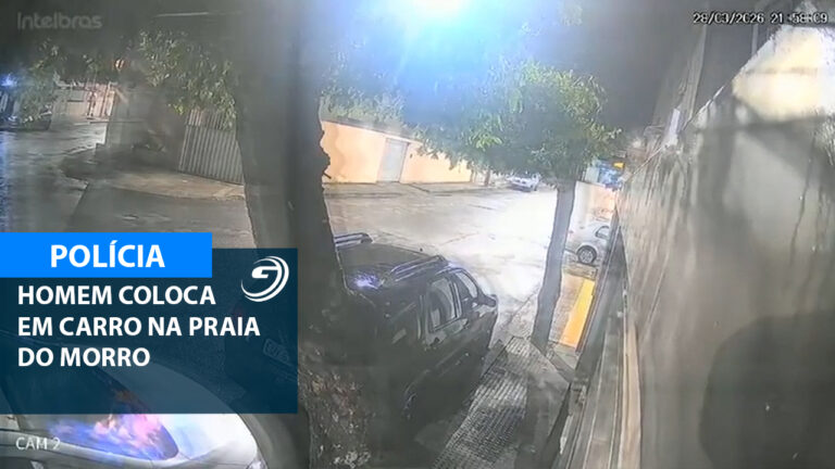 HOMEM ATEIA FOGO EM CARRO