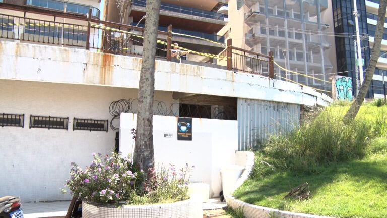 IDOSO CAI DE ESTRUTURA PRAIA DOS NAMORADOS_1