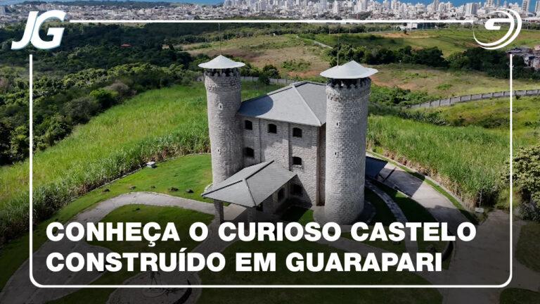 JORNALISTA CONSTROE CASTELO COM MUSEU E DESTILARIA