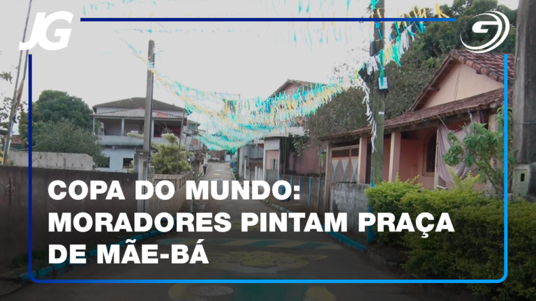 MORADORES APROVEITARAM O FORMATO DA PRAÇA E PINTARAM UMA BANDEIRA DO BRASIL