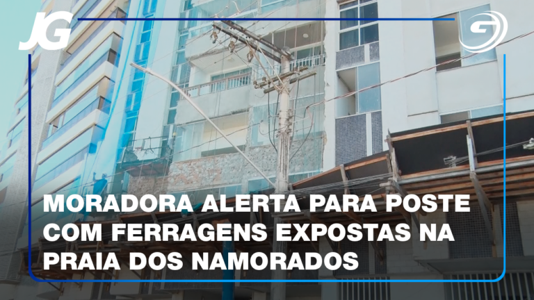O POSTE É DE ENERGIA ELÉTRICA E O MEDO DA MORADORA É QUE ELE CAIA