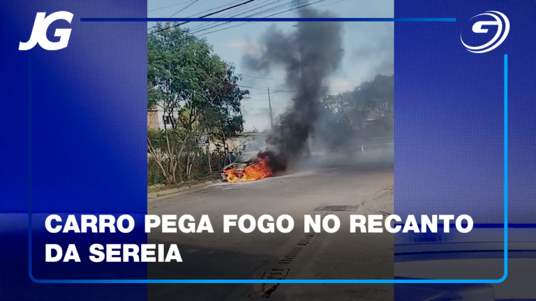 AS CHAMAS CONSUMIRAM O VEÍCULO RAPIDAMENTE, O MOTORISTA CONSEGUIU SAIR A TEMPO