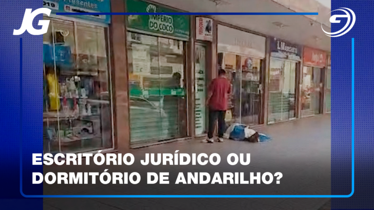MORADOR DE RUA DORME POR UMA SEMANA EM PORTA DE ESCRITÓRIO E REVOLTA ADVOGADO
