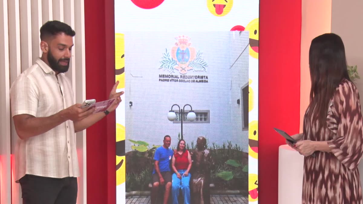 Érika e Janaína, mãe e filha, em foto enviada ao quadro