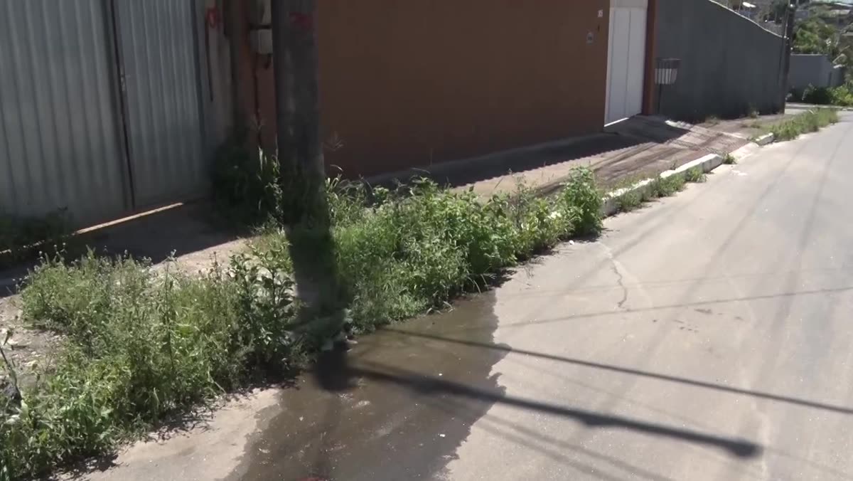 Buraco no asfalto da Rua Turquesa após manutenção
