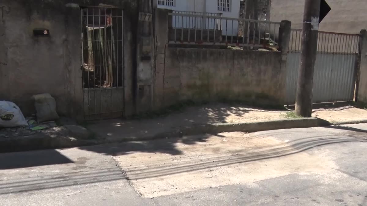 Vista da Rua Bom Retiro com o trecho desnivelado