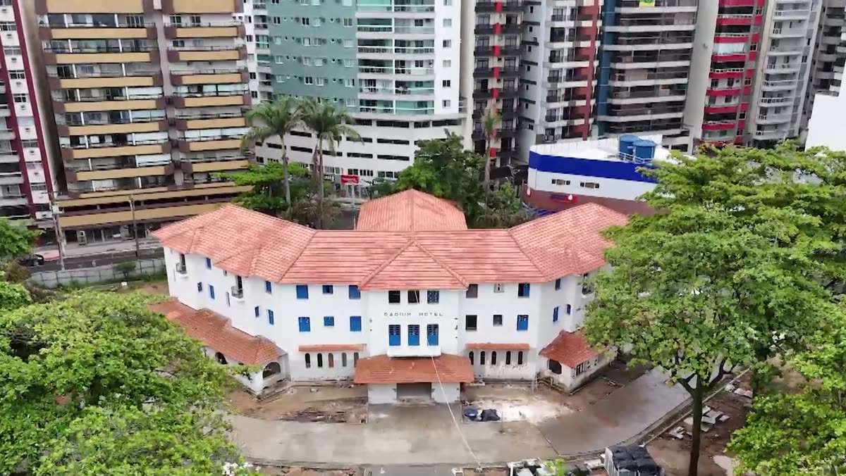 Prédio histórico do Radium Hotel, no Centro de Guarapari