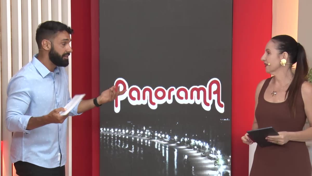 Apresentadores do Panorama no estúdio da TV Guarapari