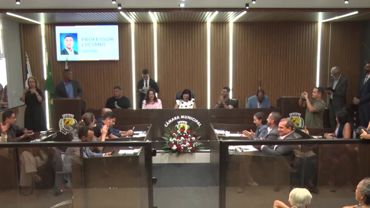 Plenário da Câmara Municipal de Guarapari durante a sessão de eleição da Mesa Diretora